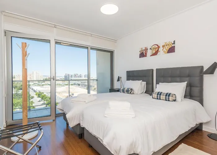 Metrocity One Bedroom Apartment - A/C & Swimming Pool